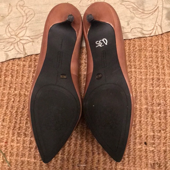 ‼️SOLD‼️Vince Camuto - Picture 4 of 4